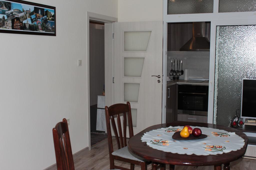 Apartment Central Varna Esterno foto