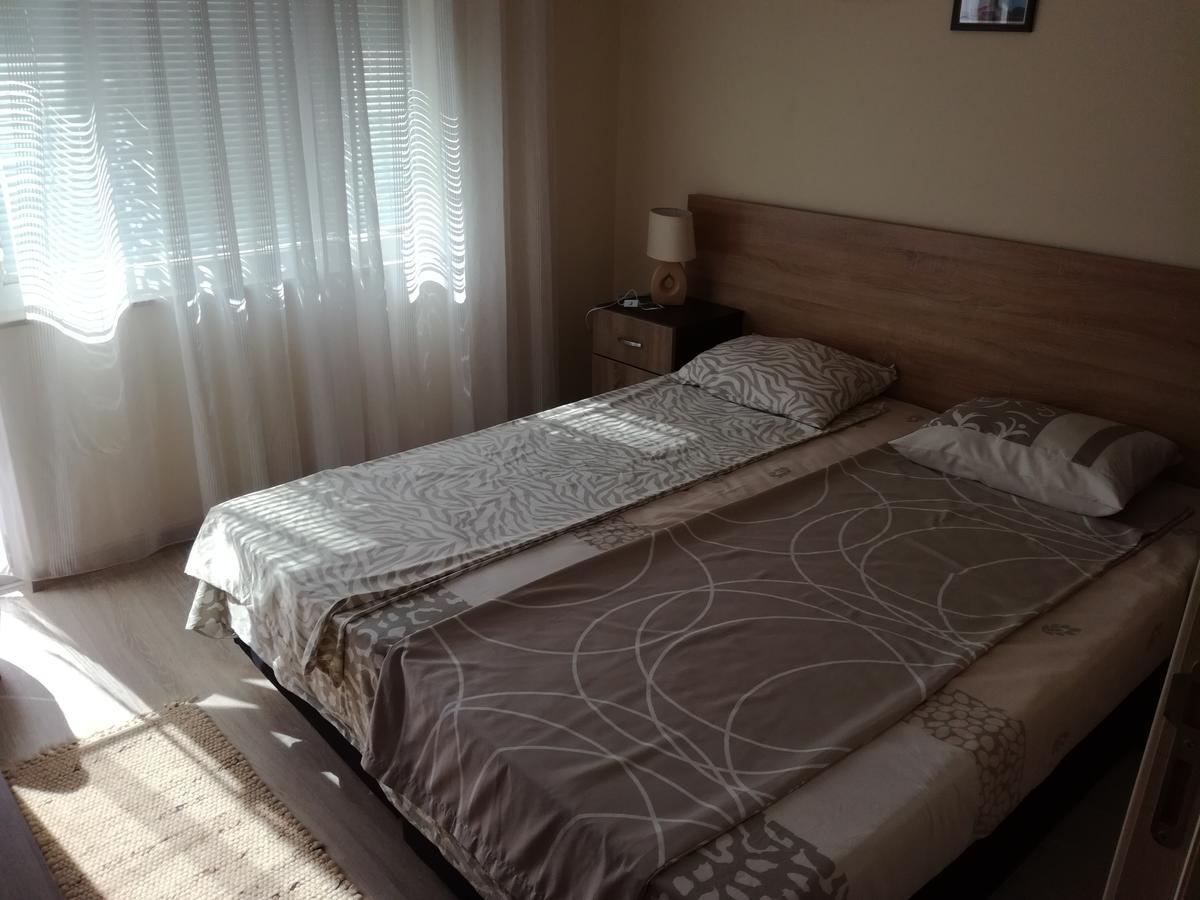 Apartment Central Varna Esterno foto